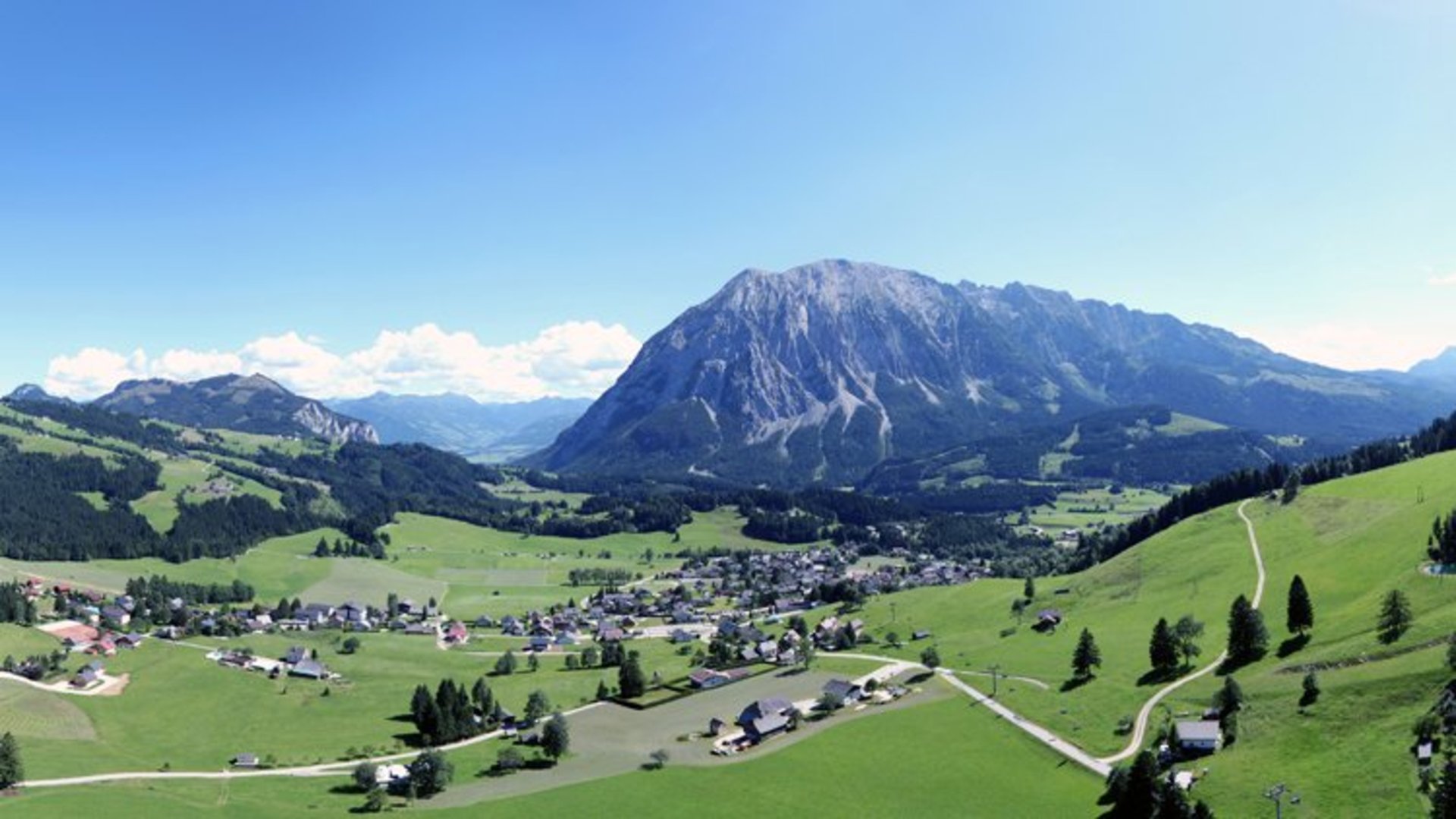 Tauplitz mit Grimming (c) TVB Ausseerland - Salzkammergut | LeaderRegion Ennstal-Ausseerland Tauplitz mit Grimming (c) TVB Ausseerland - Salzkammergut | LeaderRegion Ennstal-Ausseerland